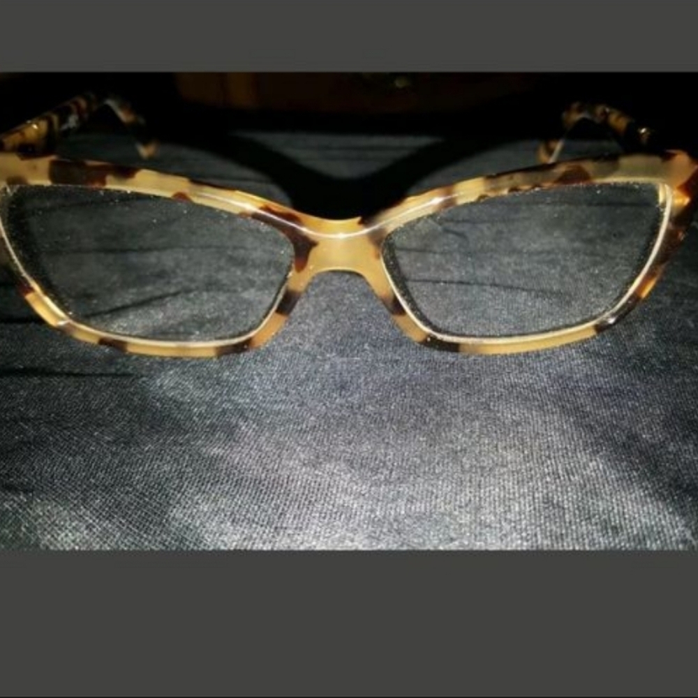 Gucci Glasses - Picture 2 of 3